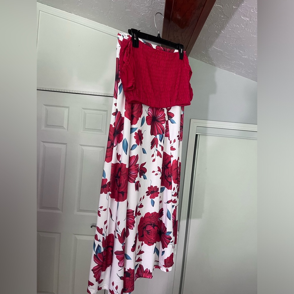 Size M skirt and crop top set